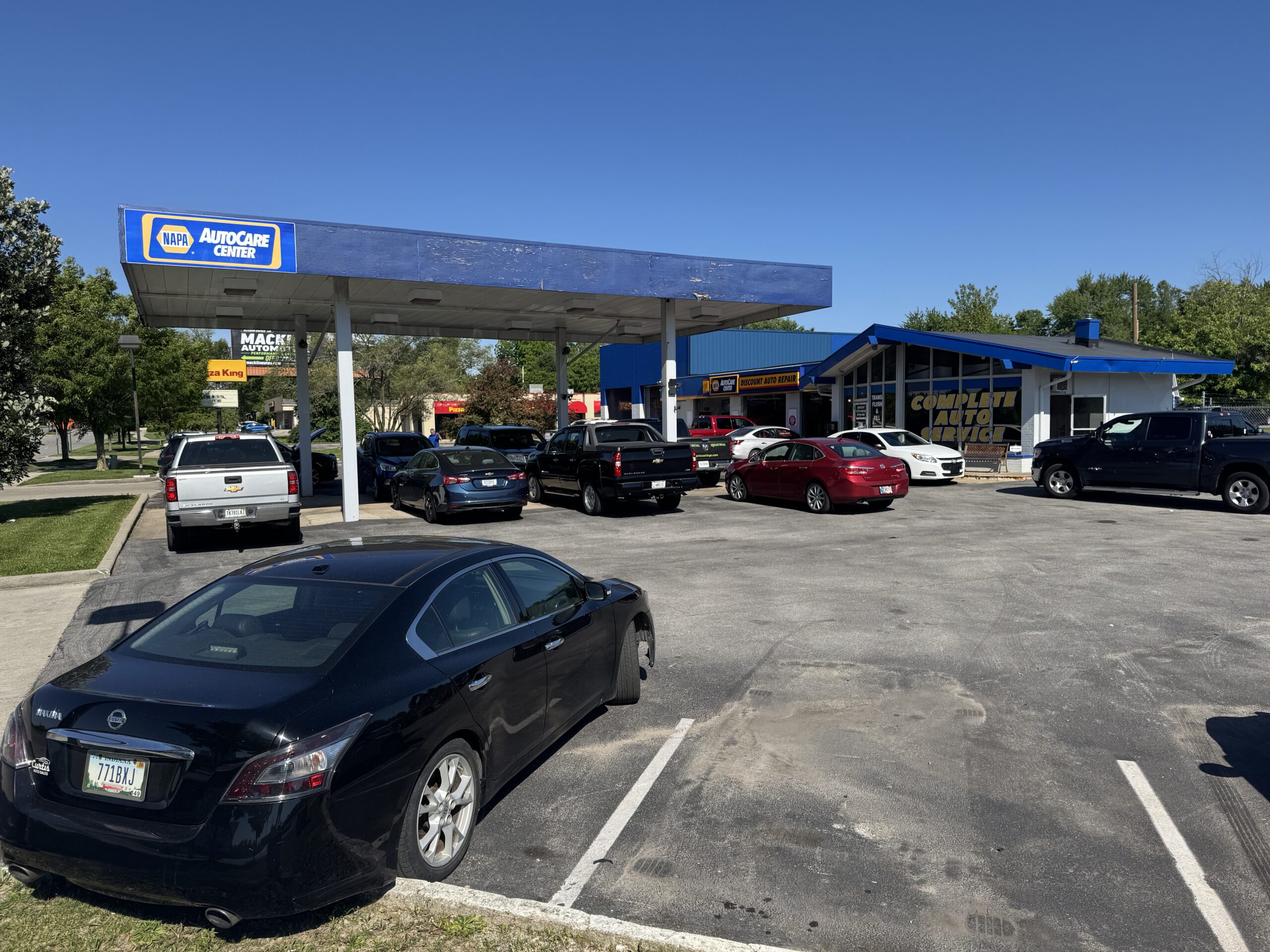 Discount Auto Repair shop exterior and parking area in Indianapolis